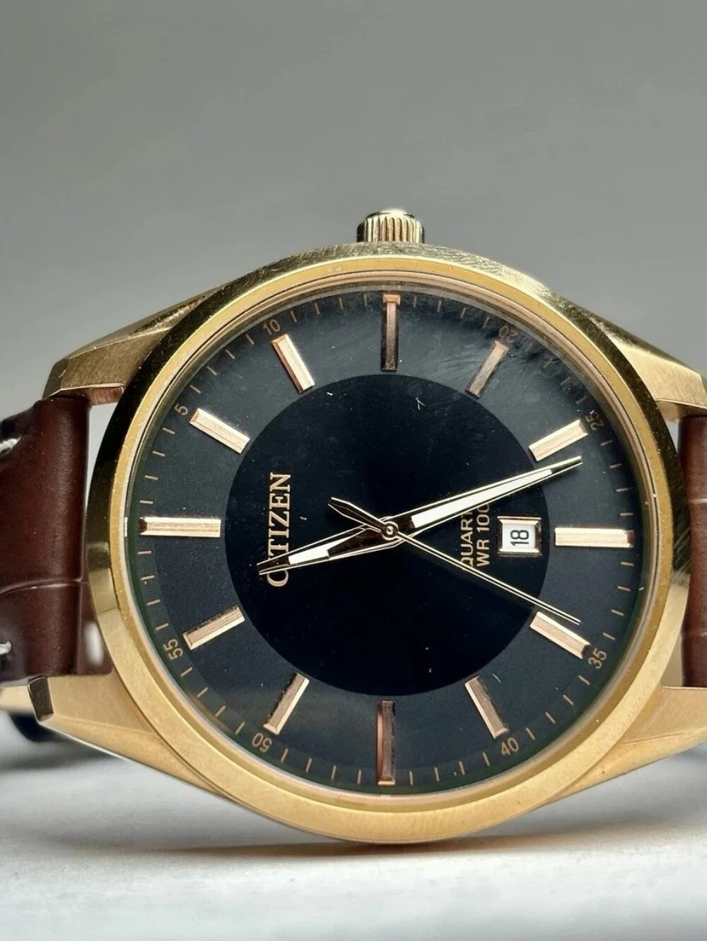 Citizen Quartz WR100 Gold Tone Black Dial Men's Watch Brown Leather Box/Papers